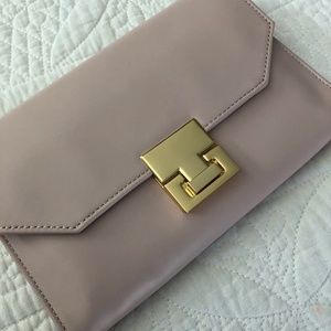 NWOT Ivanka Trump Pale Pink Clutch👛